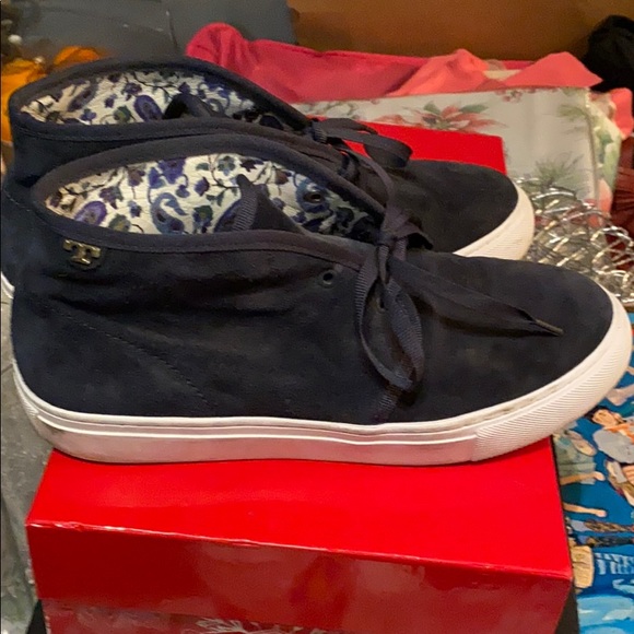 Tory Burch Suede tie up Sneakers - Picture 2 of 6